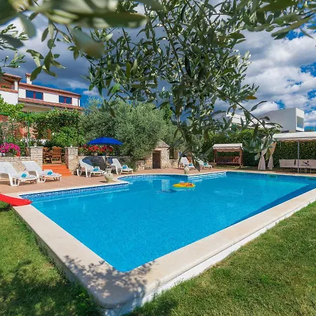 Ivan & Tina-1 By Interhome