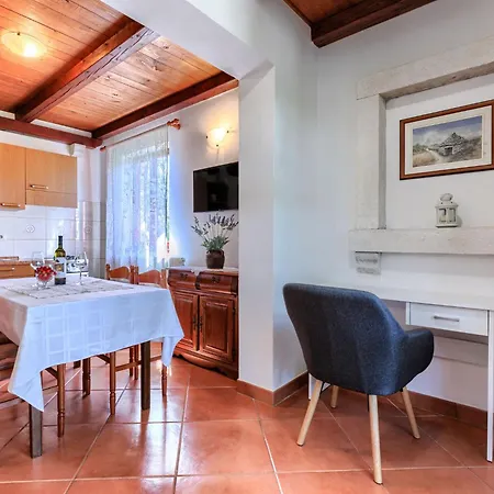 Ivan & Tina - Roj455 By Interhome Kanfanar