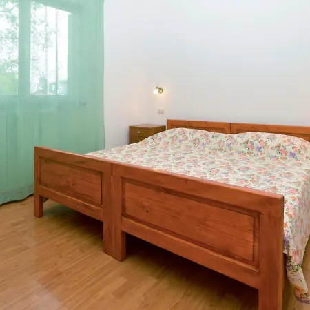 Ivan & Tina - Roj455 By Interhome